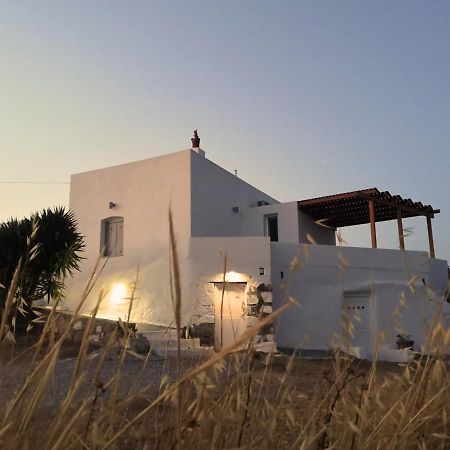 Haroto Suites Trypiti Extérieur photo