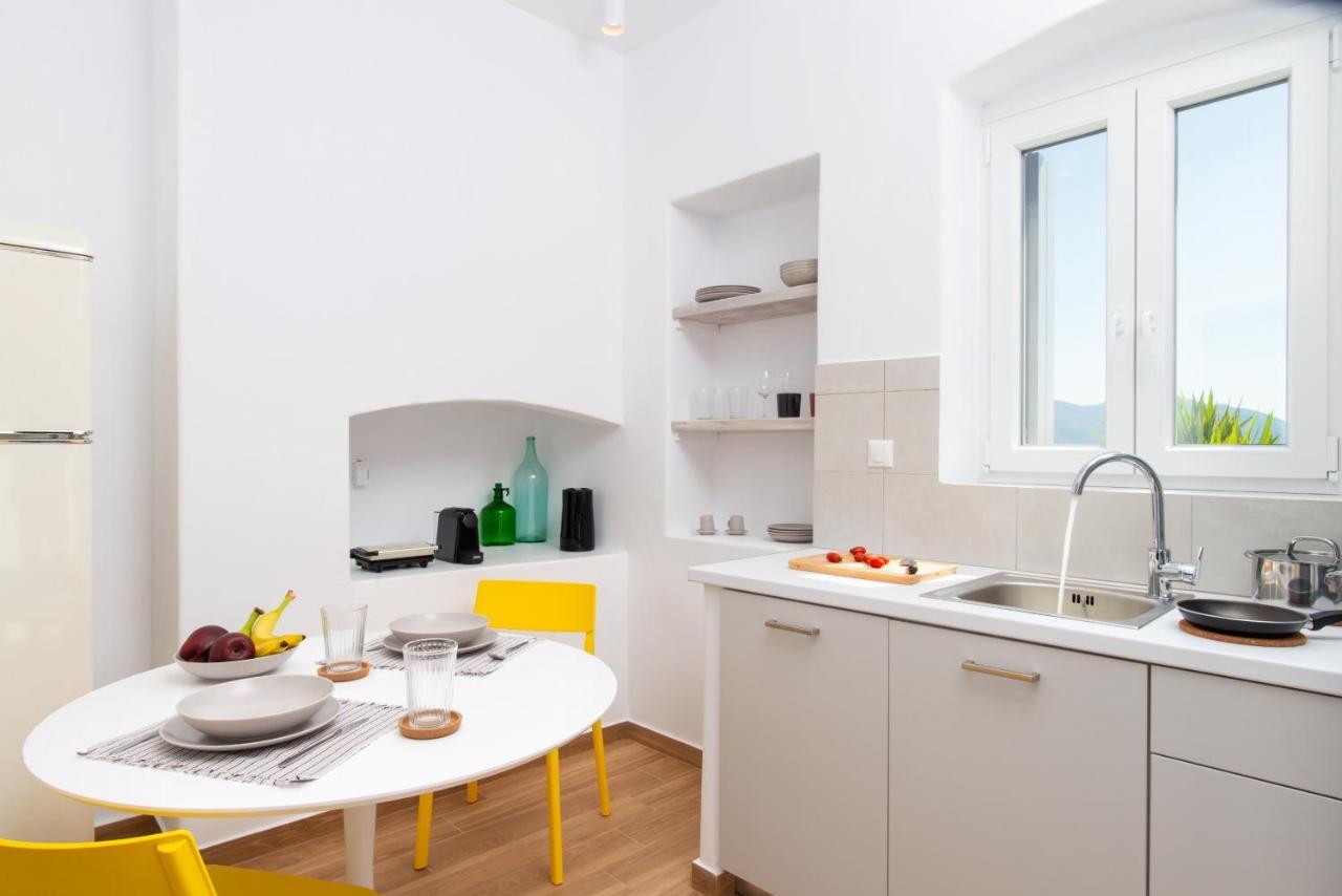 Haroto Suites Trypiti Extérieur photo