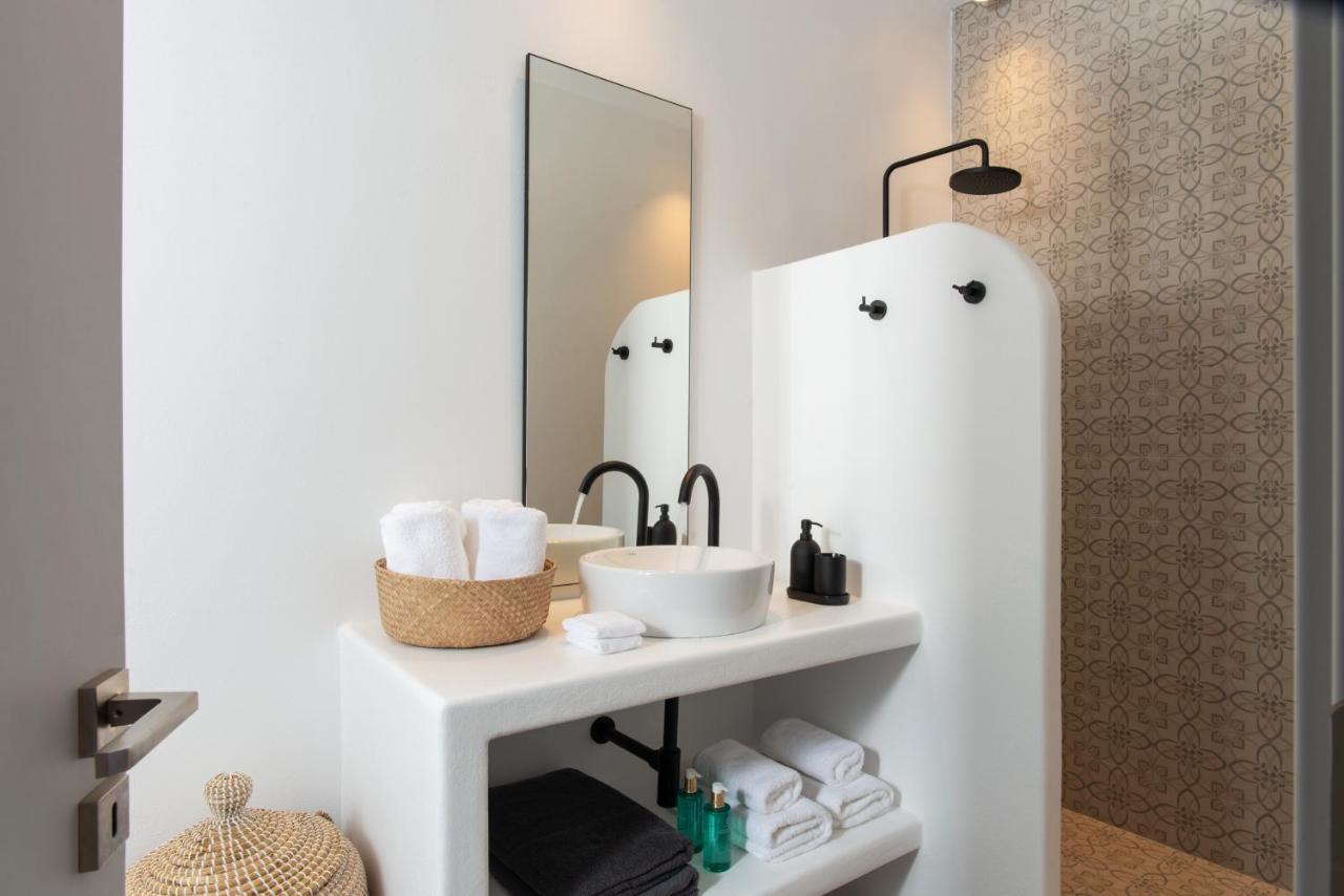 Haroto Suites Trypiti Extérieur photo